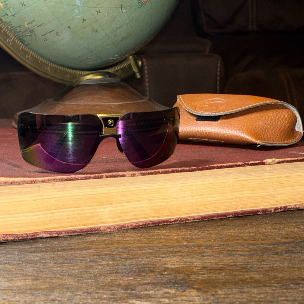 Vintage SUPER RARE Gargoyles Sunglasses & Case